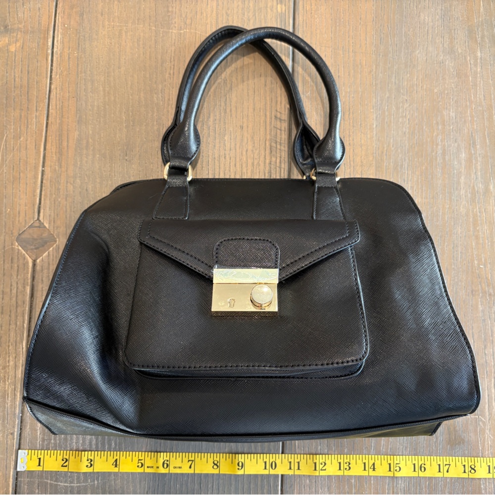19v69 Versace Elegant Black Handbag